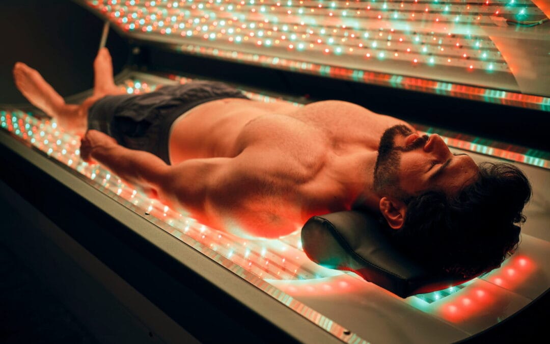Biohacking: quali sono le tecnologie che accelerano il ringiovanimento